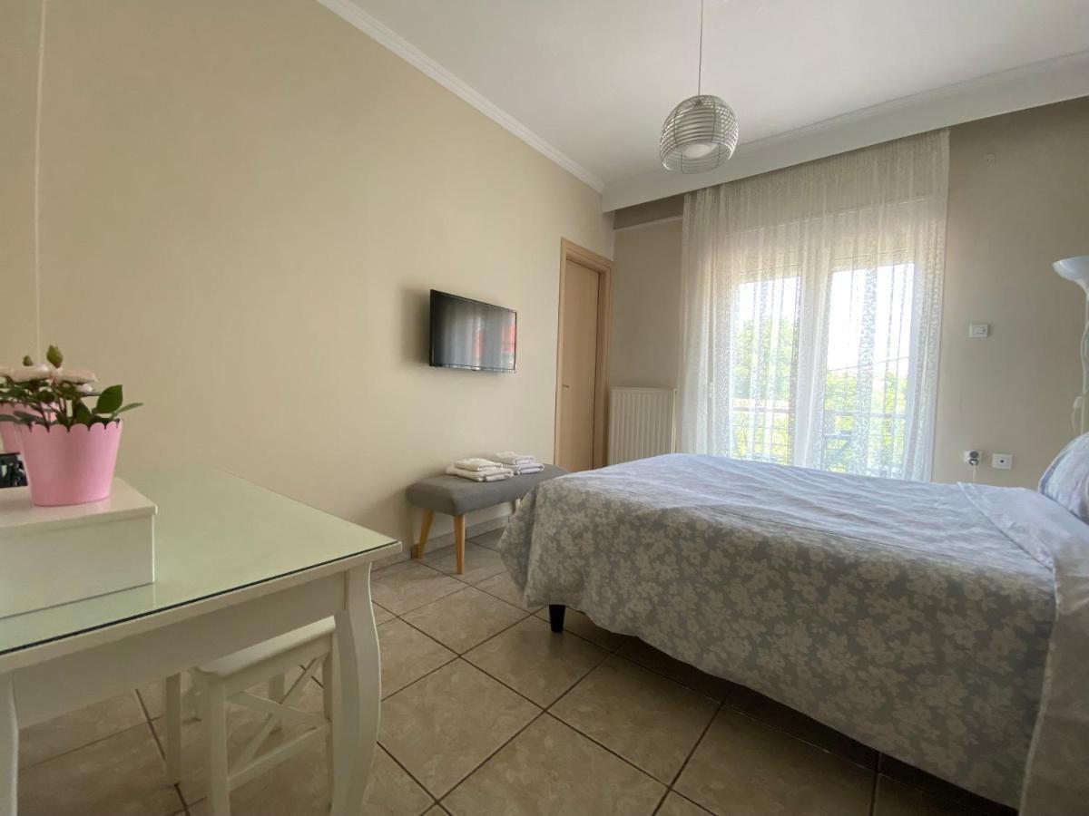 Cozy And Quiet Mini City Apartment Tríkala Exterior foto