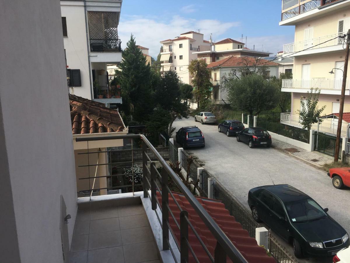 Cozy And Quiet Mini City Apartment Tríkala Exterior foto