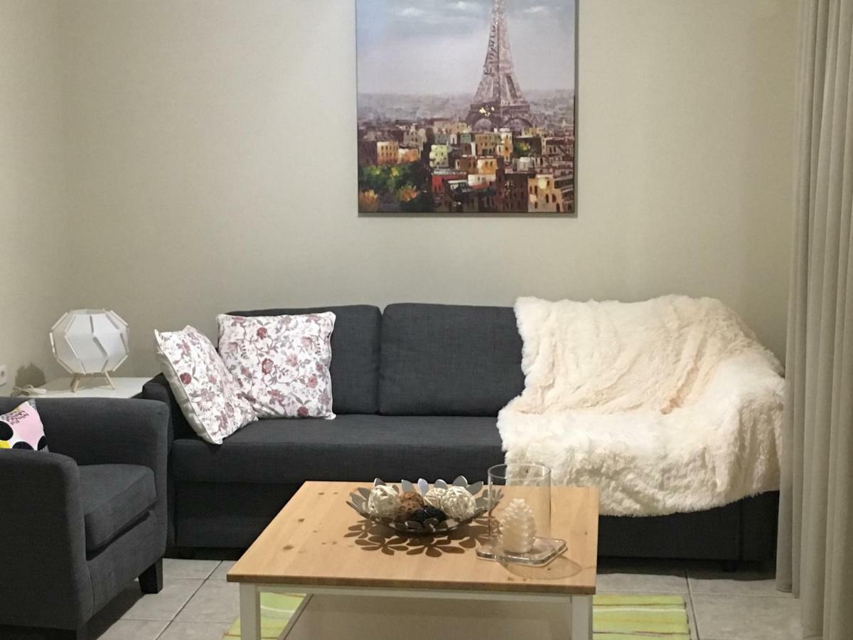 Cozy And Quiet Mini City Apartment Tríkala Exterior foto