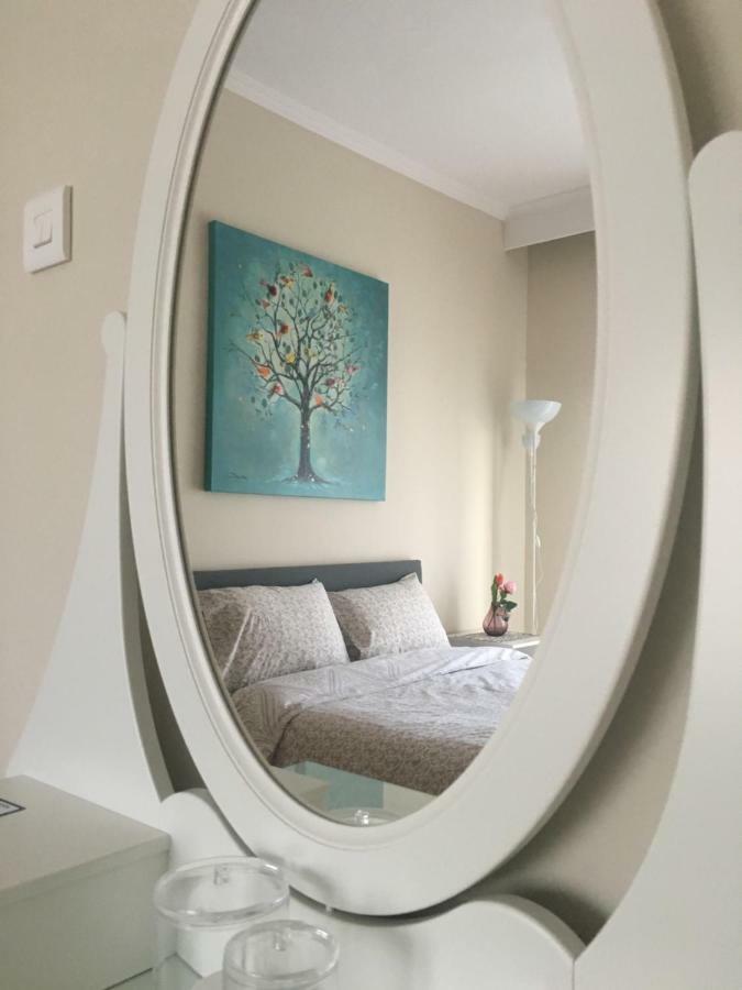 Cozy And Quiet Mini City Apartment Tríkala Exterior foto